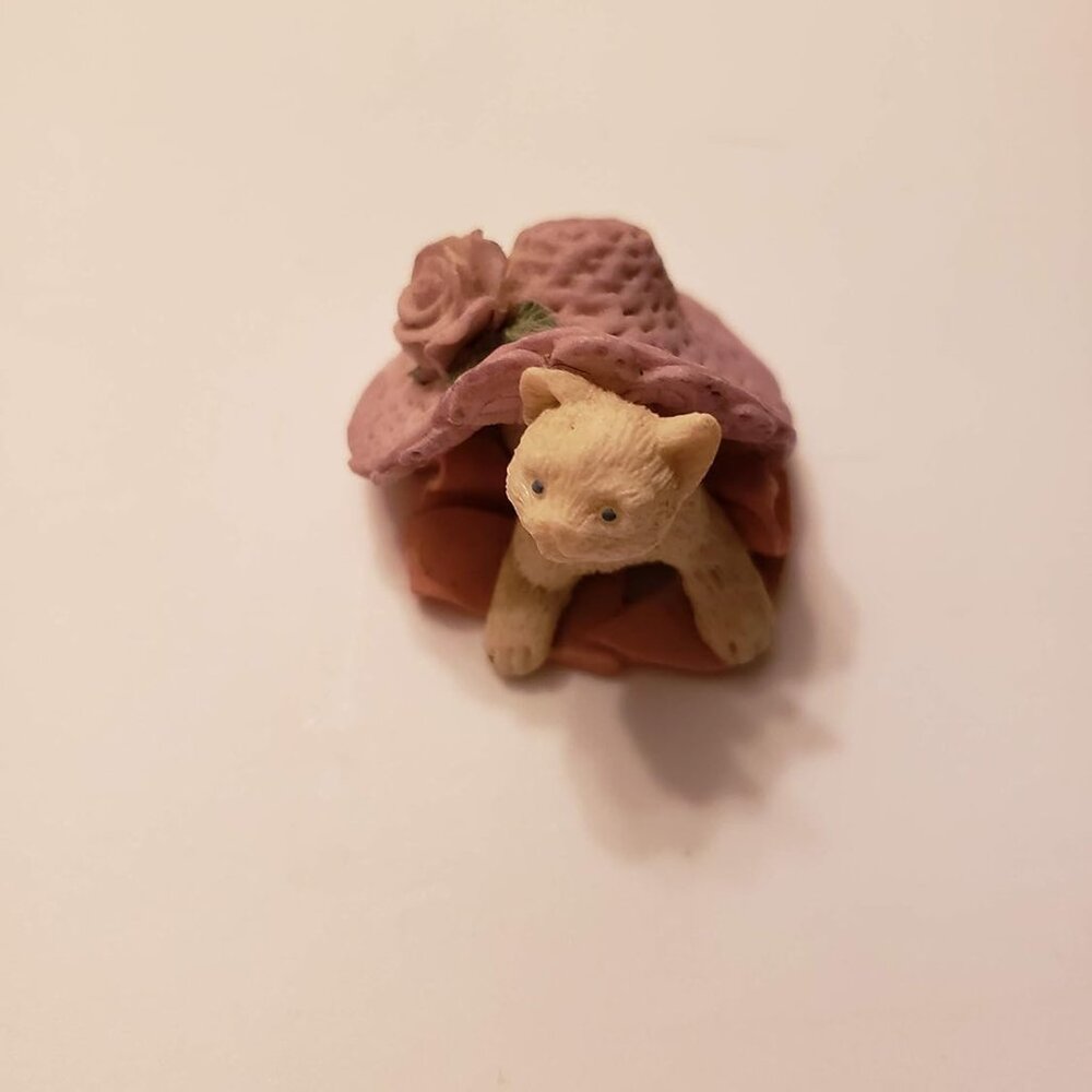 White Kitten STATUE in Purple Sunbonnet, Purrfect for Cat Lovers